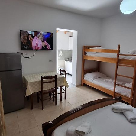 Villa Malaj Vlorë Екстериор снимка